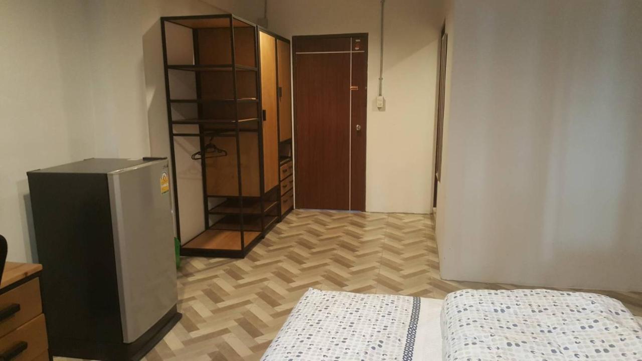 Js Mansion Hotel Bangkok Luaran gambar