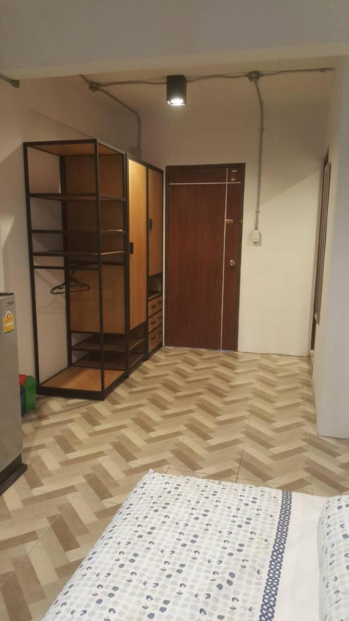 Js Mansion Hotel Bangkok Luaran gambar