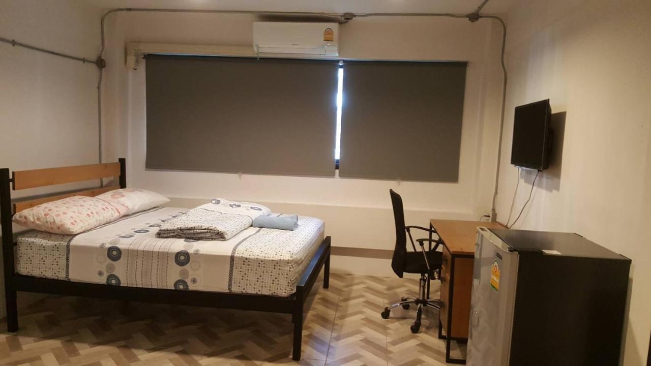 Js Mansion Hotel Bangkok Luaran gambar
