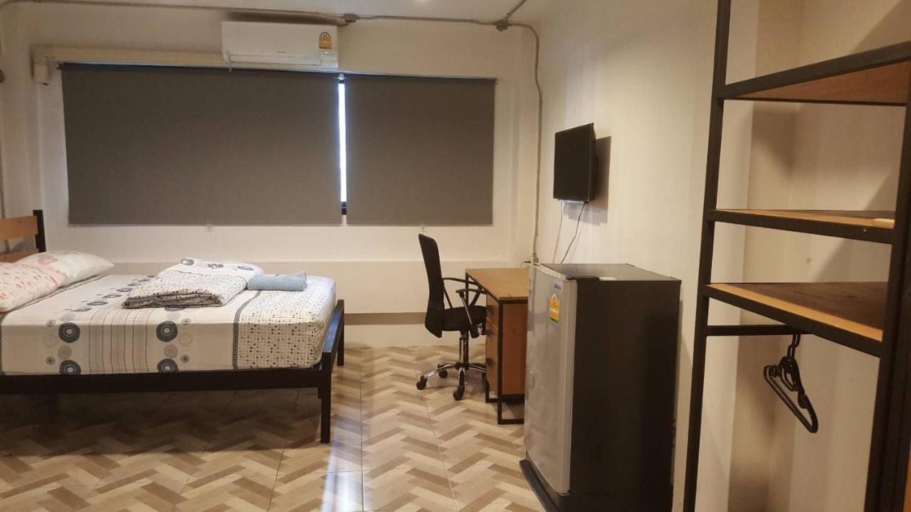 Js Mansion Hotel Bangkok Luaran gambar